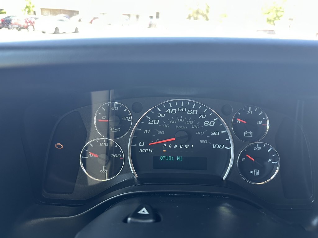 2022 Chevrolet Express Image 21