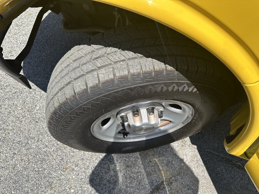 2022 Chevrolet Express Image 24