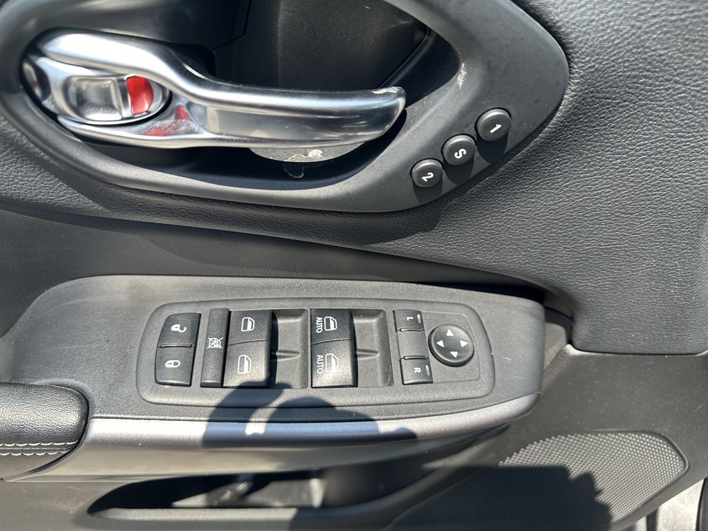 2019 Jeep Cherokee Image 14