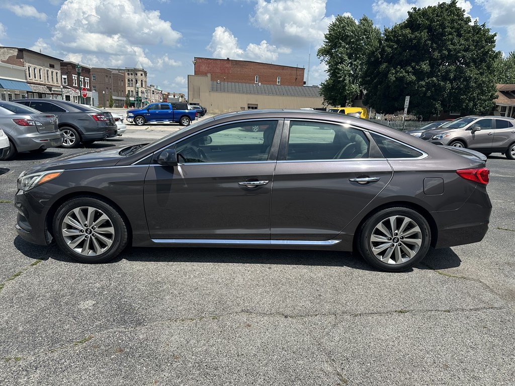 2016 Hyundai Sonata Image 2