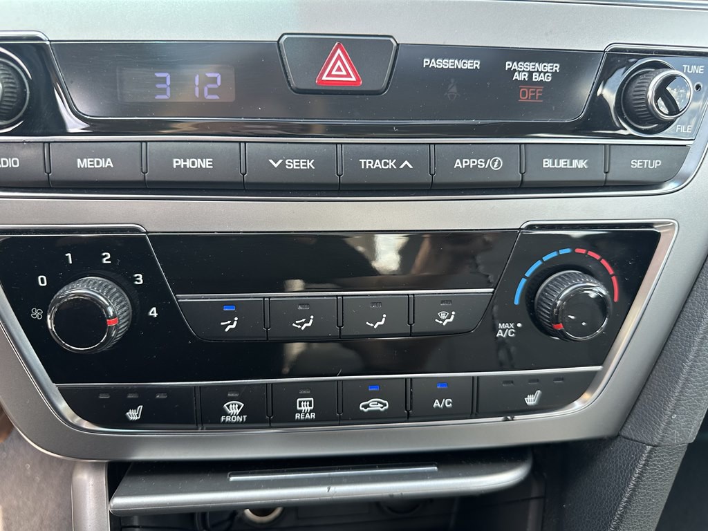 2016 Hyundai Sonata Image 24