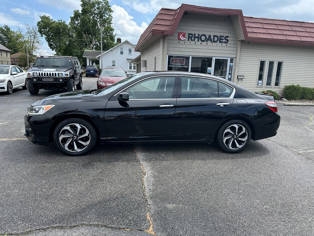 2017 Honda Accord Image 2