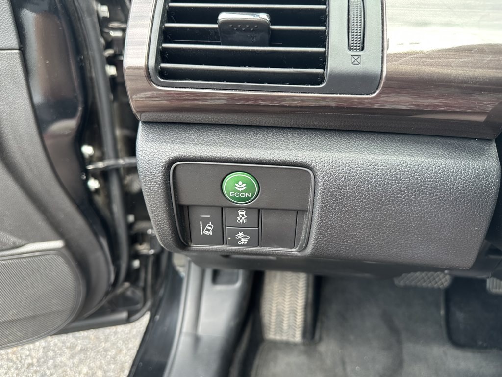 2017 Honda Accord Image 17