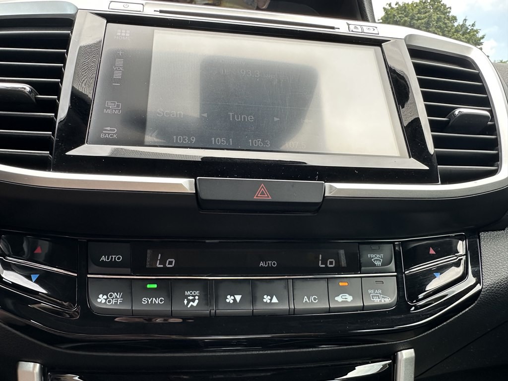 2017 Honda Accord Image 23