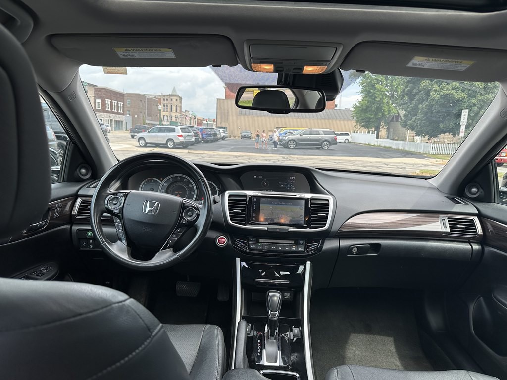 2017 Honda Accord Image 31