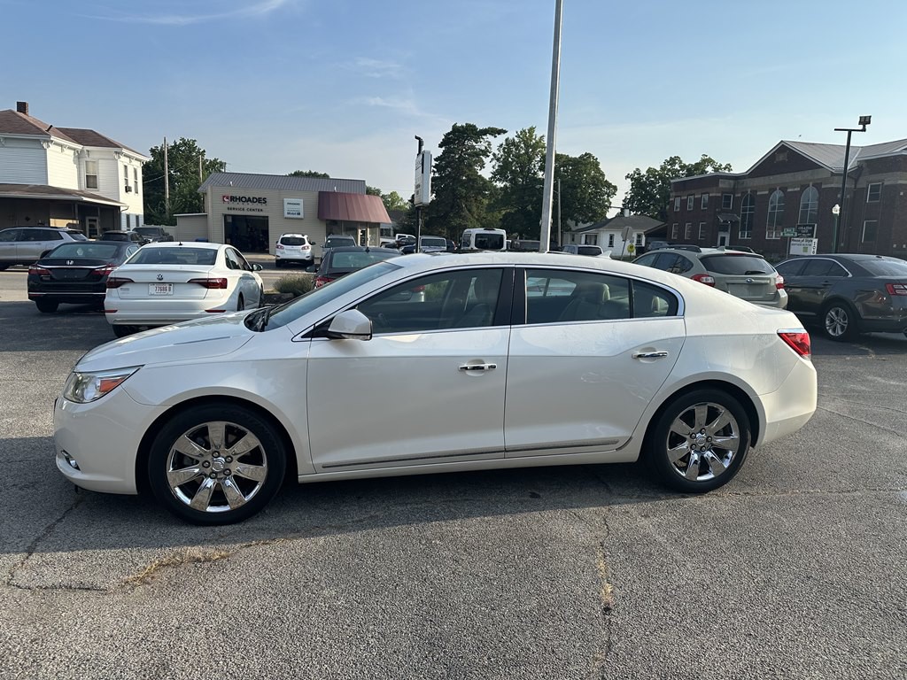2011 Buick Lacrosse Image 2