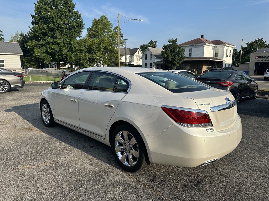 2011 Buick Lacrosse Image 3