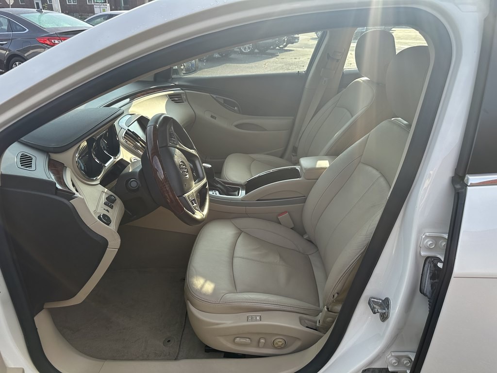 2011 Buick Lacrosse Image 15