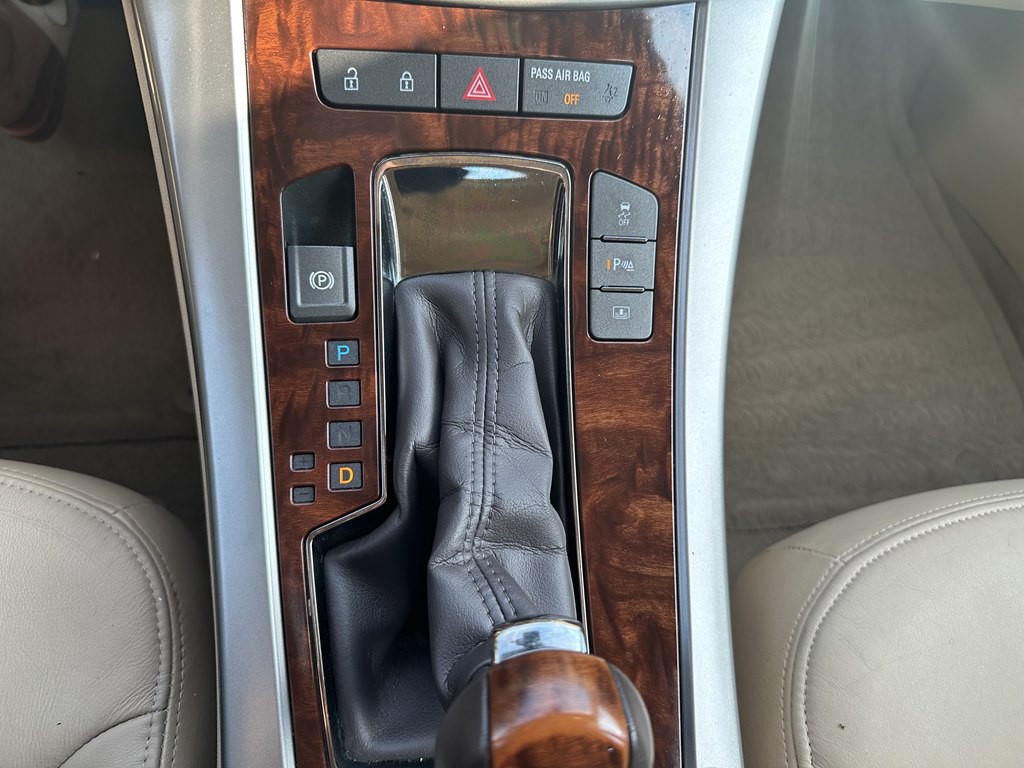 2011 Buick Lacrosse Image 26