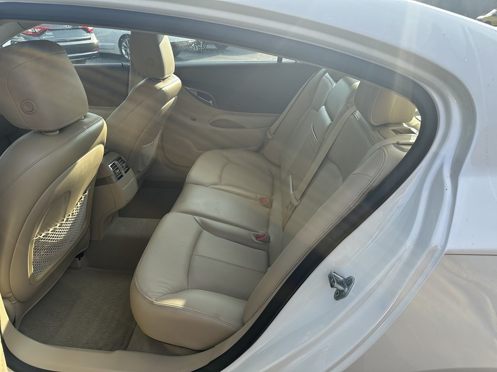 2011 Buick Lacrosse Image 30