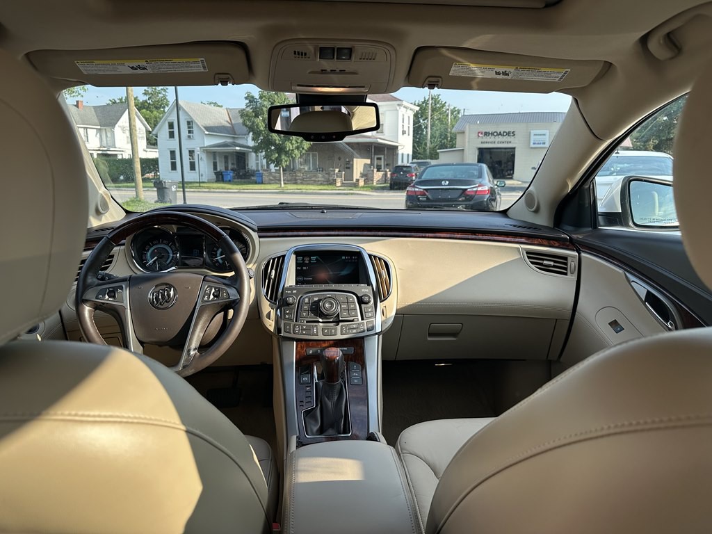 2011 Buick Lacrosse Image 32