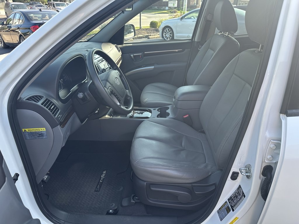 2012 Hyundai Santa Fe Image 16