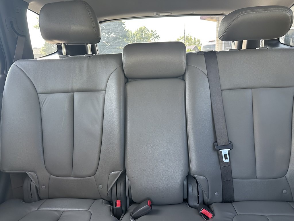 2012 Hyundai Santa Fe Image 24