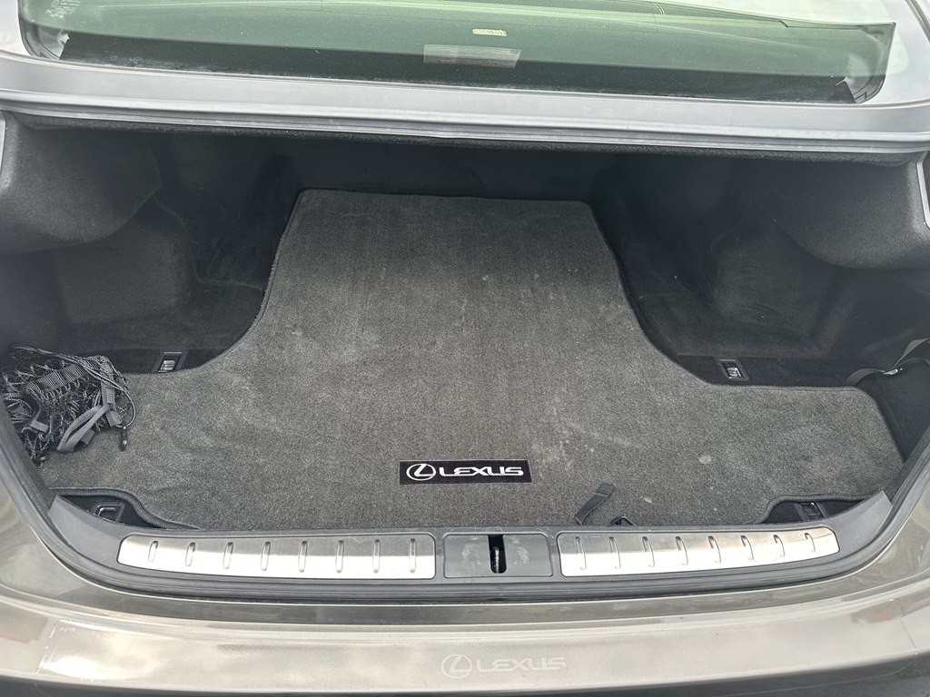 2018 Lexus LS Image 9