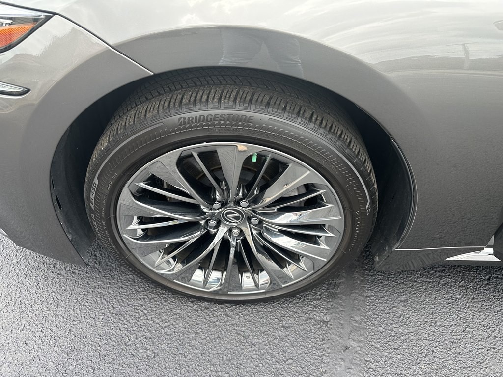2018 Lexus LS Image 11