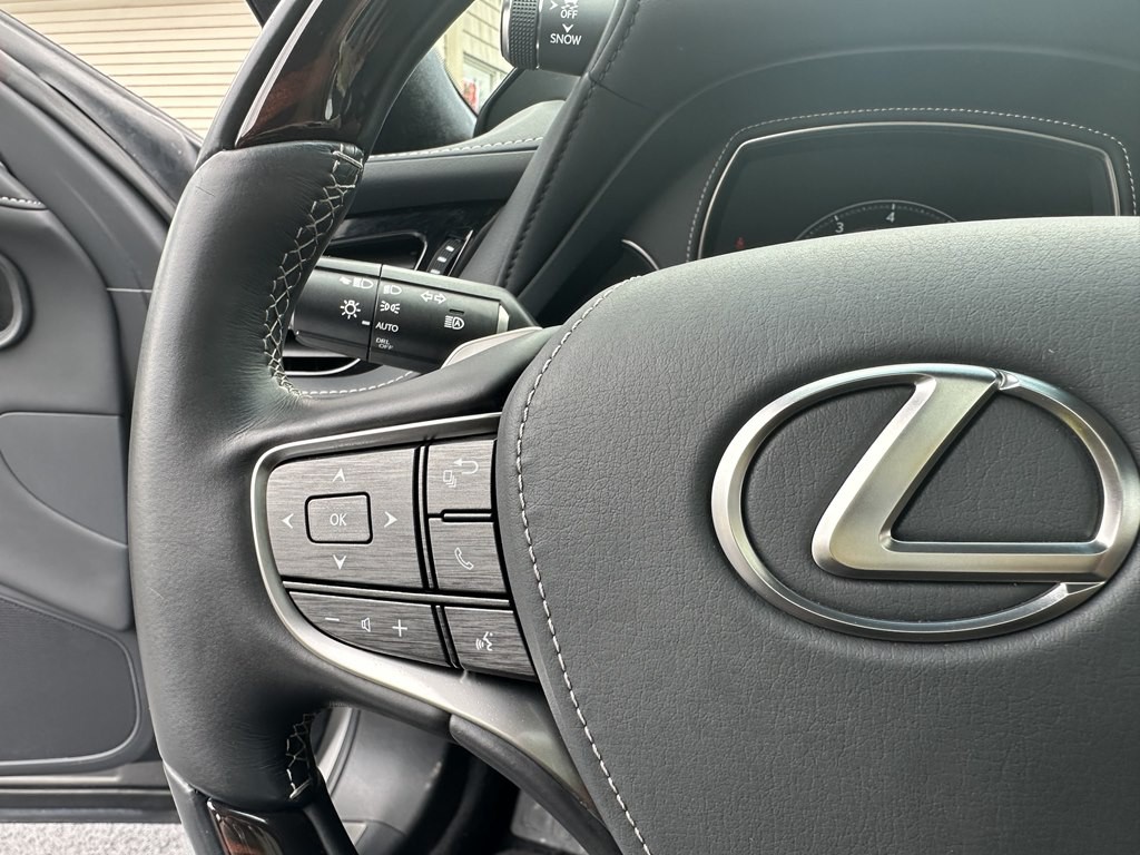 2018 Lexus LS Image 18