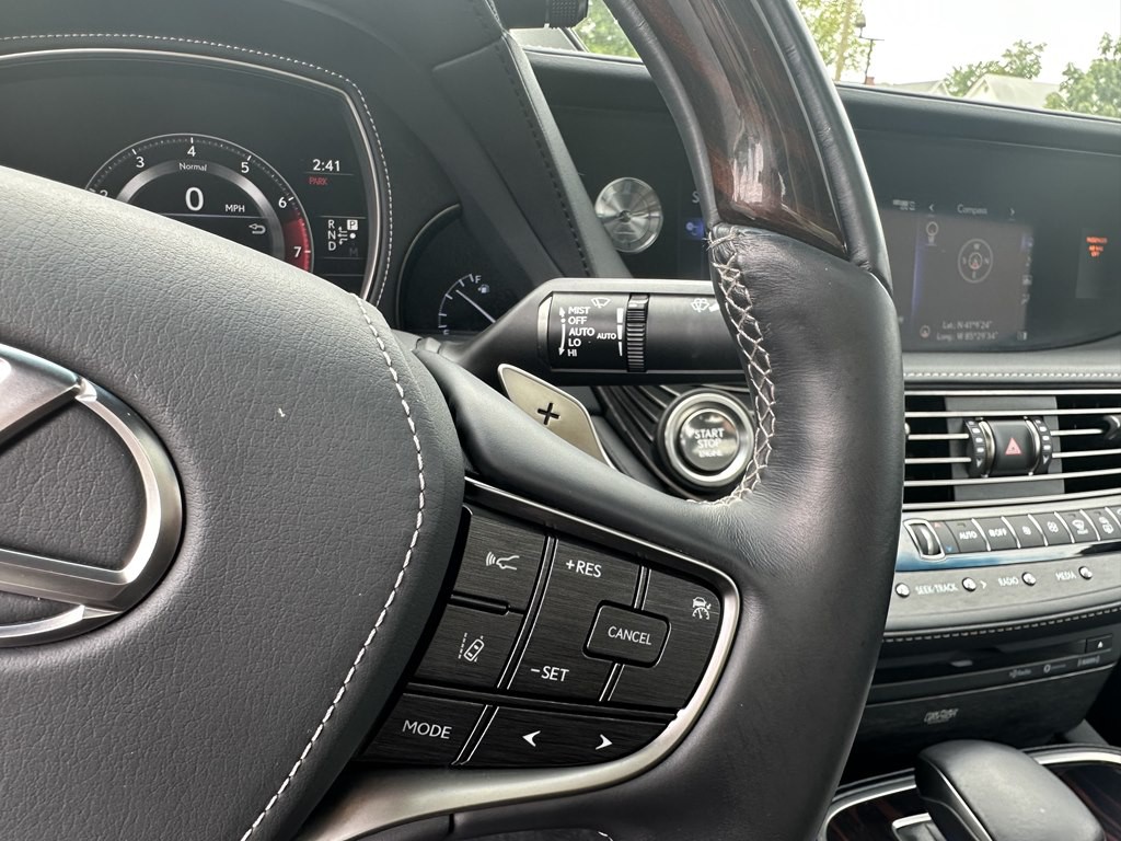 2018 Lexus LS Image 19