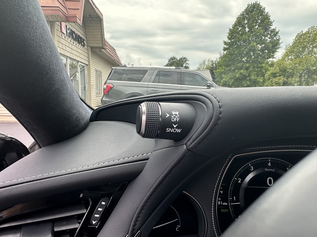 2018 Lexus LS Image 21