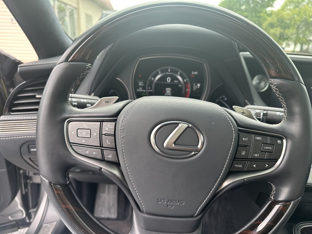 2018 Lexus LS Image 23