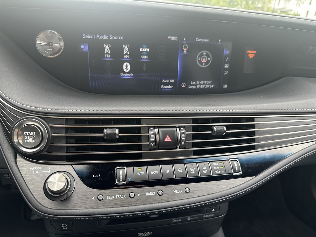 2018 Lexus LS Image 24