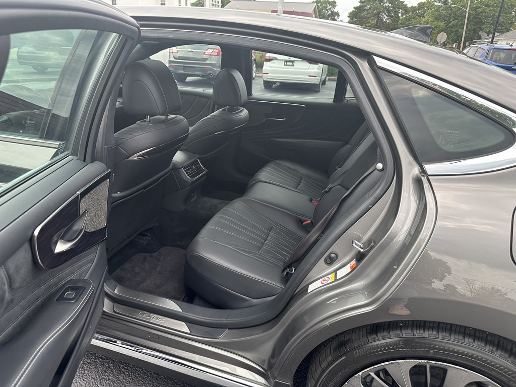 2018 Lexus LS Image 34