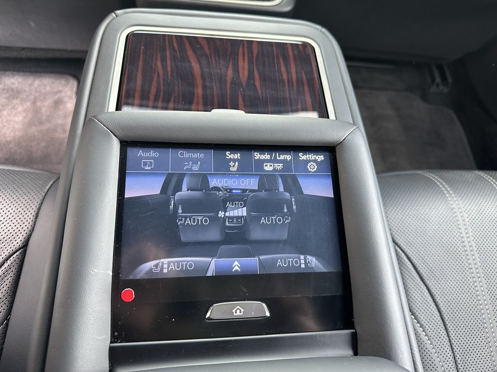 2018 Lexus LS Image 42