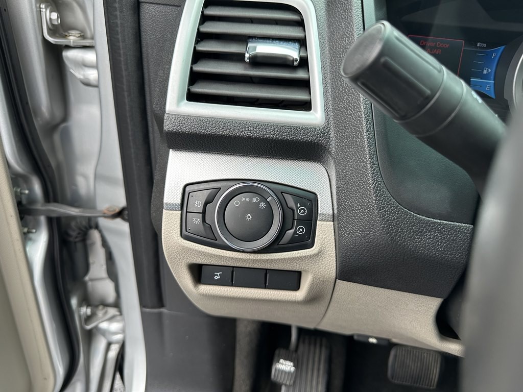 2011 Ford Explorer Image 17