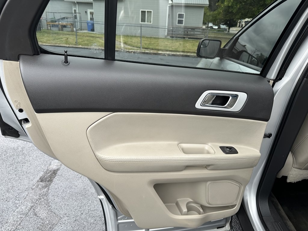 2011 Ford Explorer Image 29