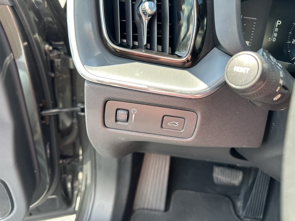 2019 Volvo XC60 Image 17