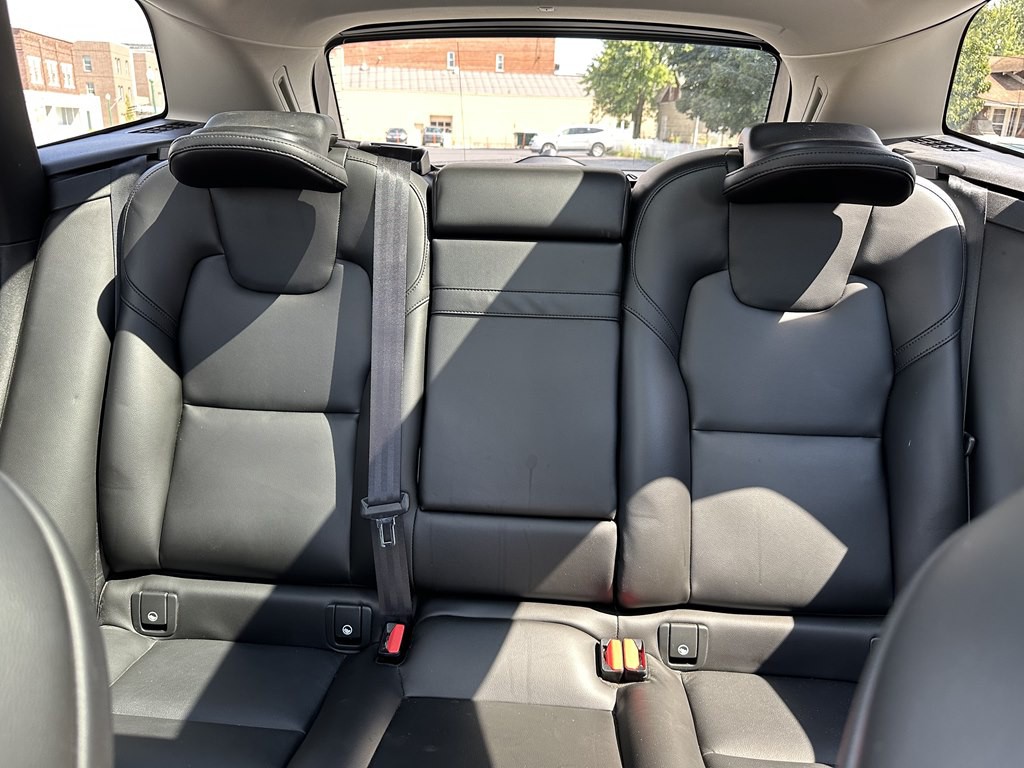 2019 Volvo XC60 Image 30