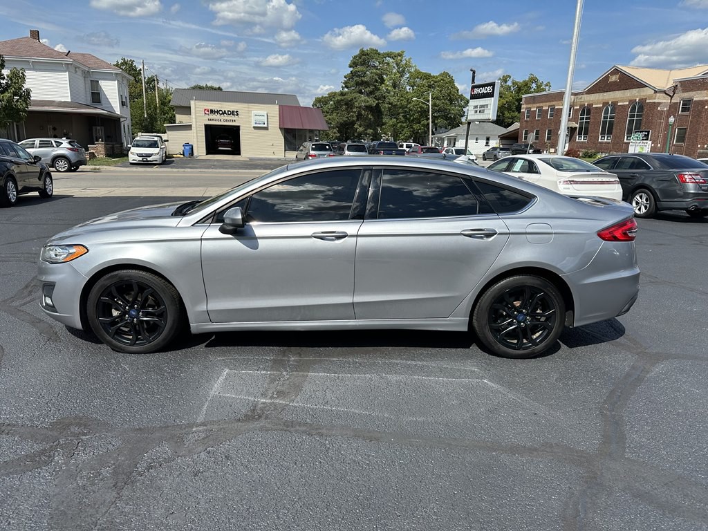 2020 Ford Fusion Image 2