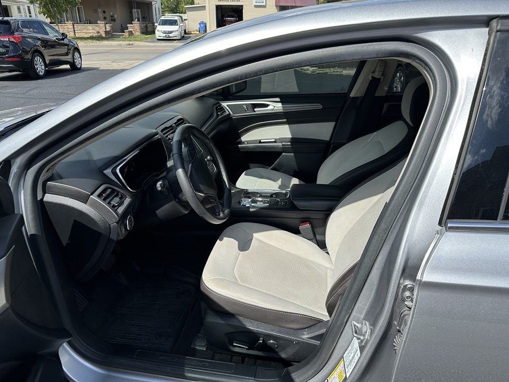 2020 Ford Fusion Image 16