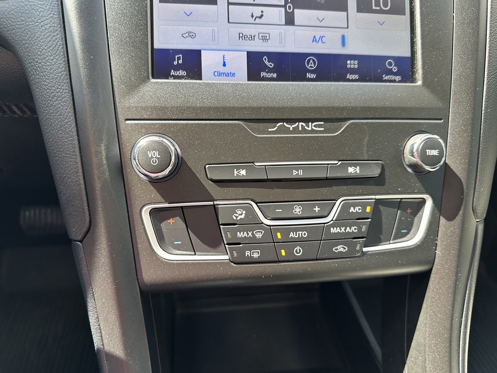 2020 Ford Fusion Image 24