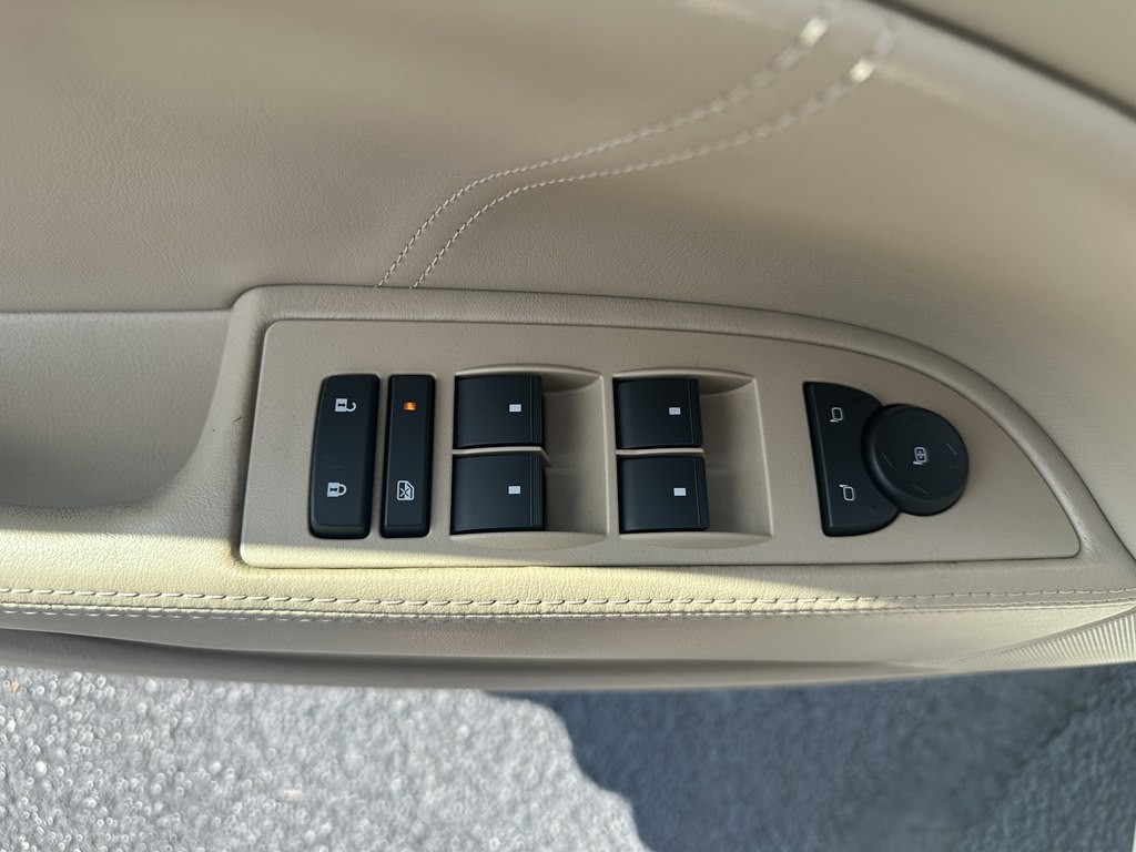 2011 Buick Lucerne Image 15