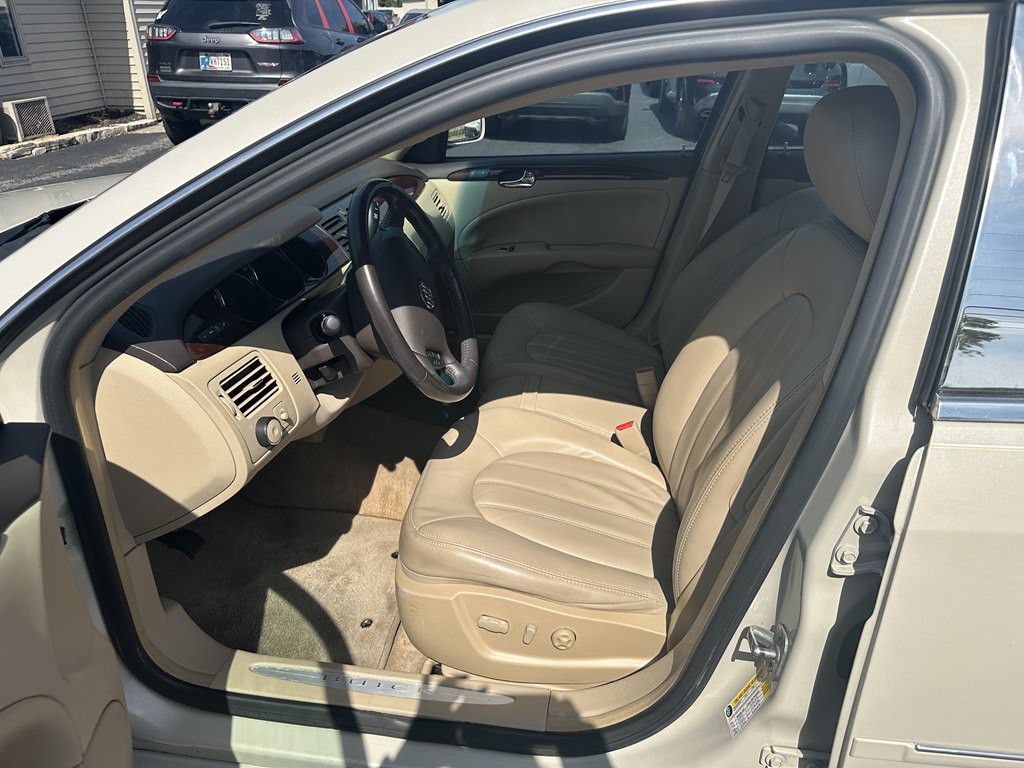2011 Buick Lucerne Image 16