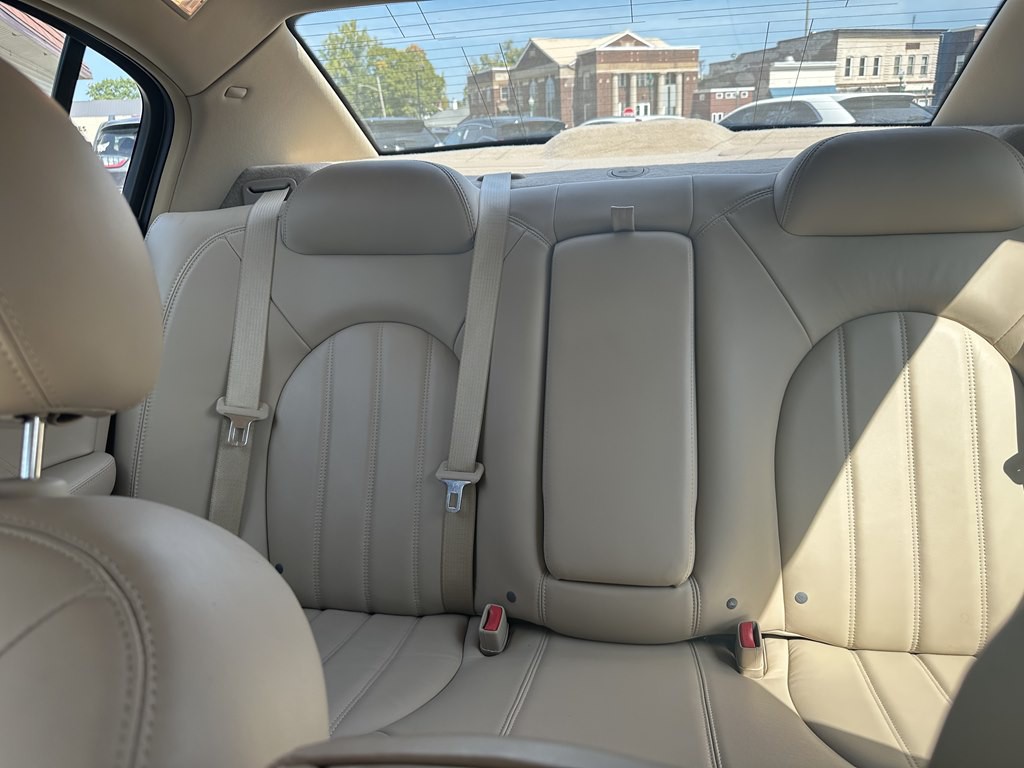 2011 Buick Lucerne Image 26