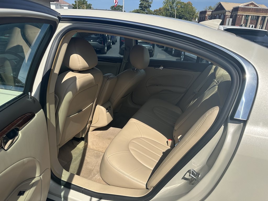 2011 Buick Lucerne Image 28