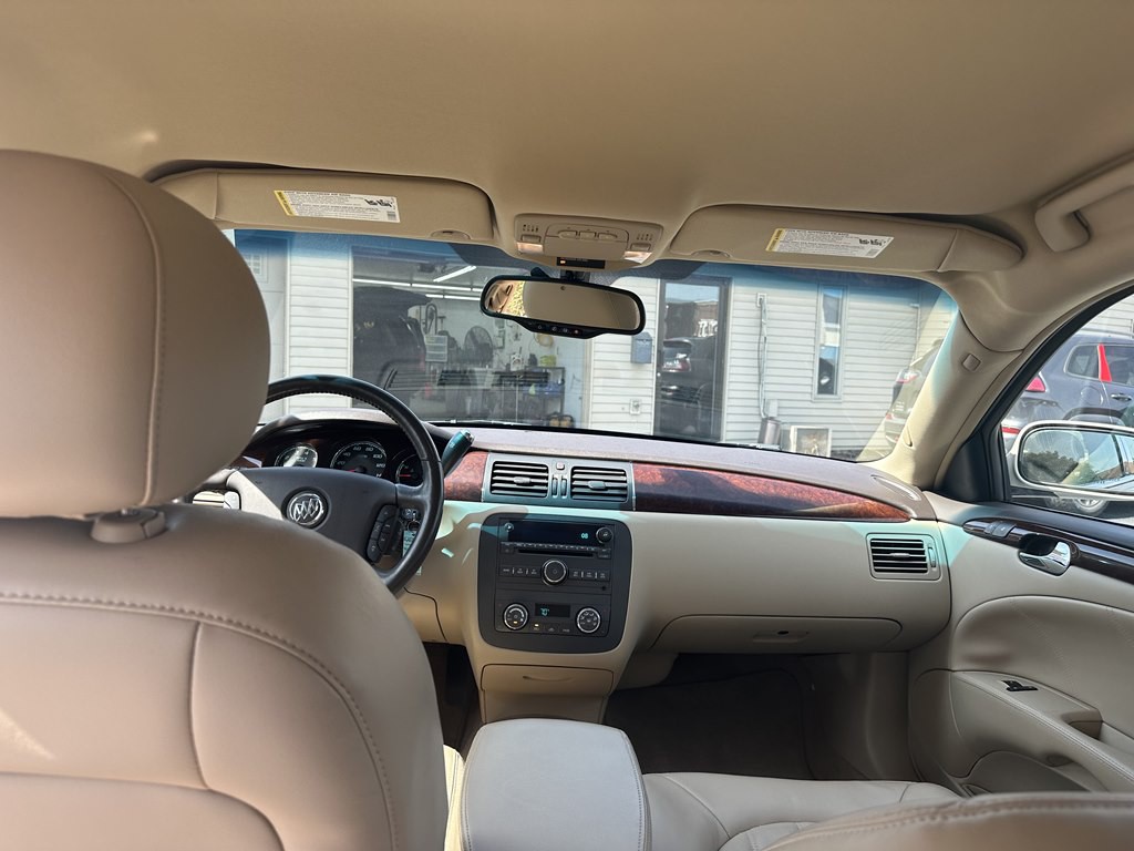 2011 Buick Lucerne Image 29