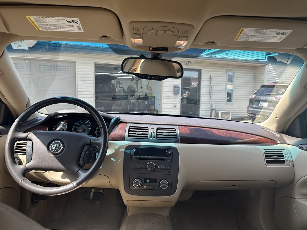 2011 Buick Lucerne Image 30