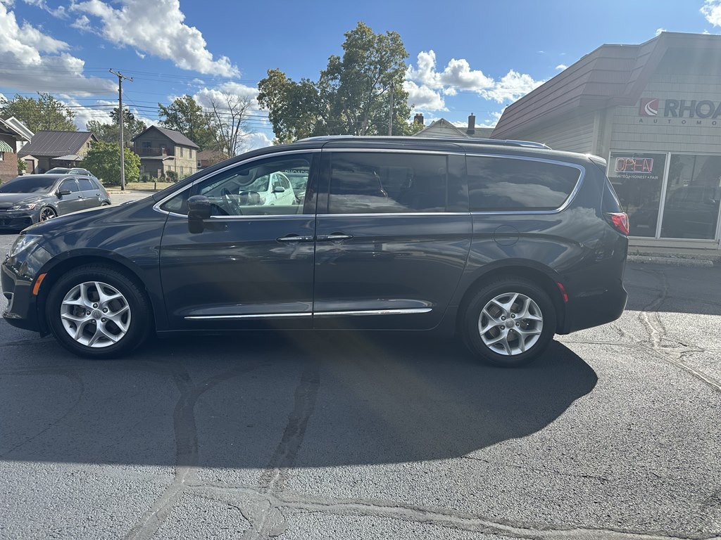 2020 Chrysler Pacifica Image 7