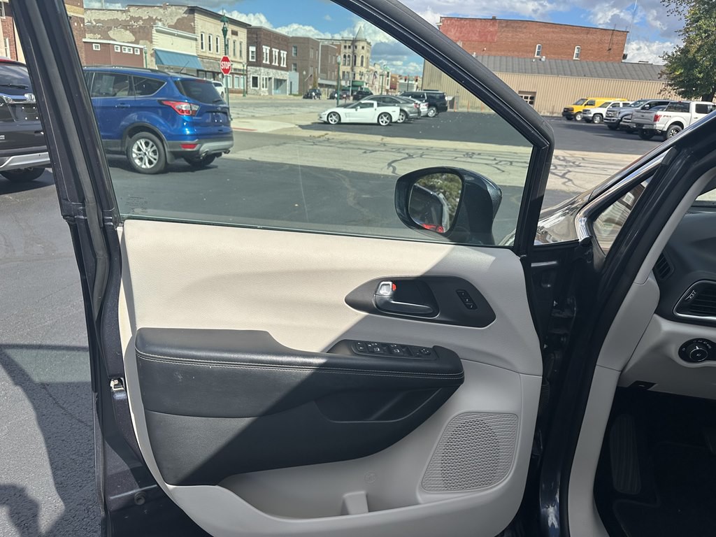 2020 Chrysler Pacifica Image 14