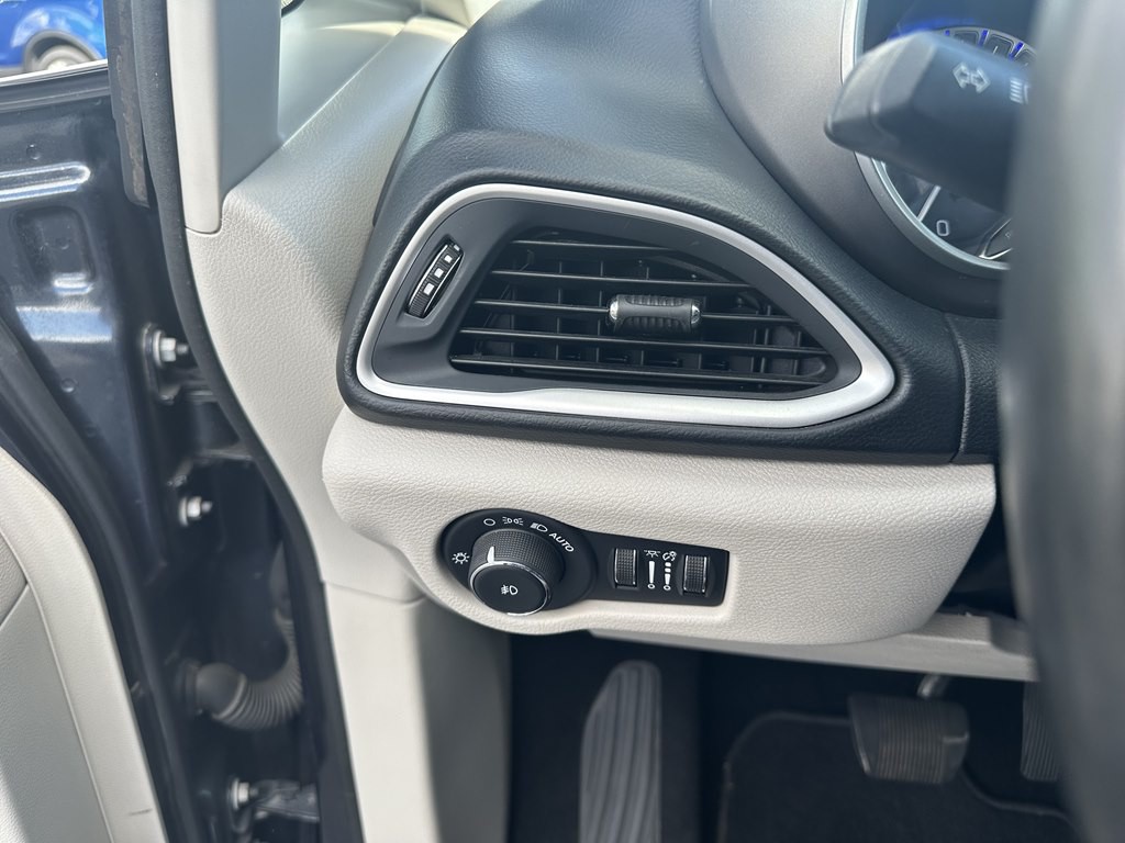 2020 Chrysler Pacifica Image 18