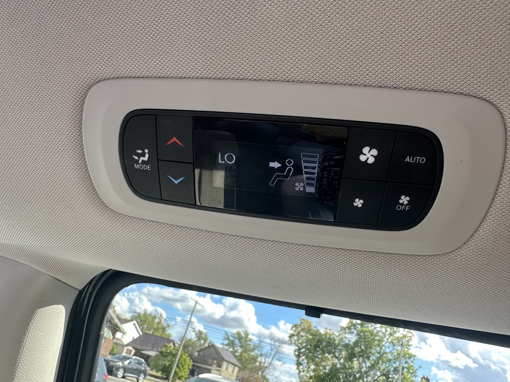 2020 Chrysler Pacifica Image 33