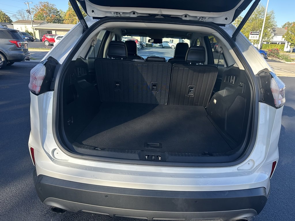 2022 Ford Edge Image 10
