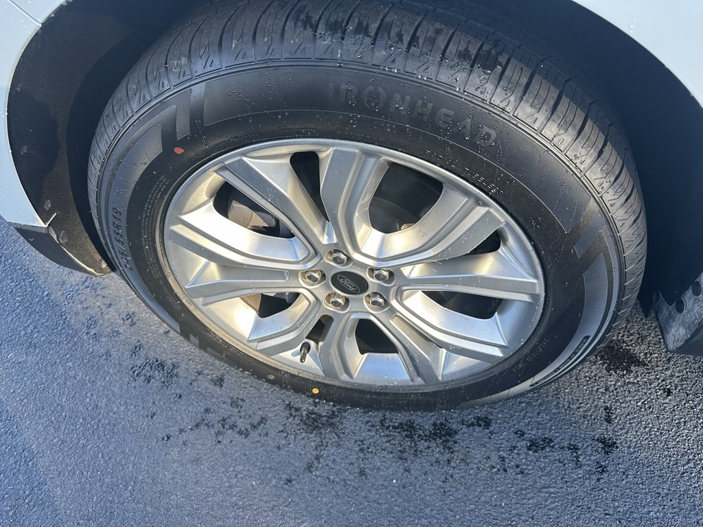 2022 Ford Edge Image 12