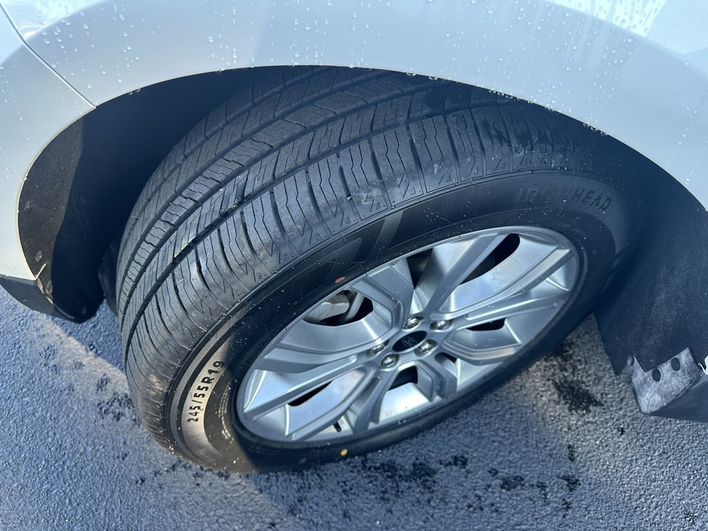 2022 Ford Edge Image 13