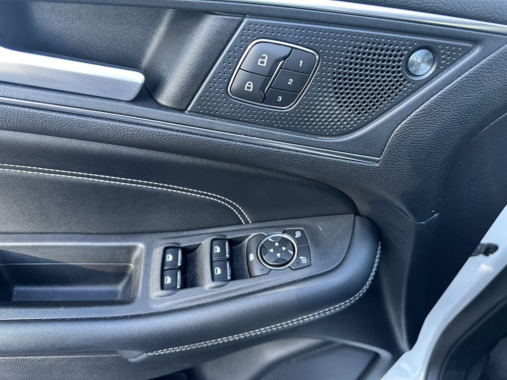 2022 Ford Edge Image 14