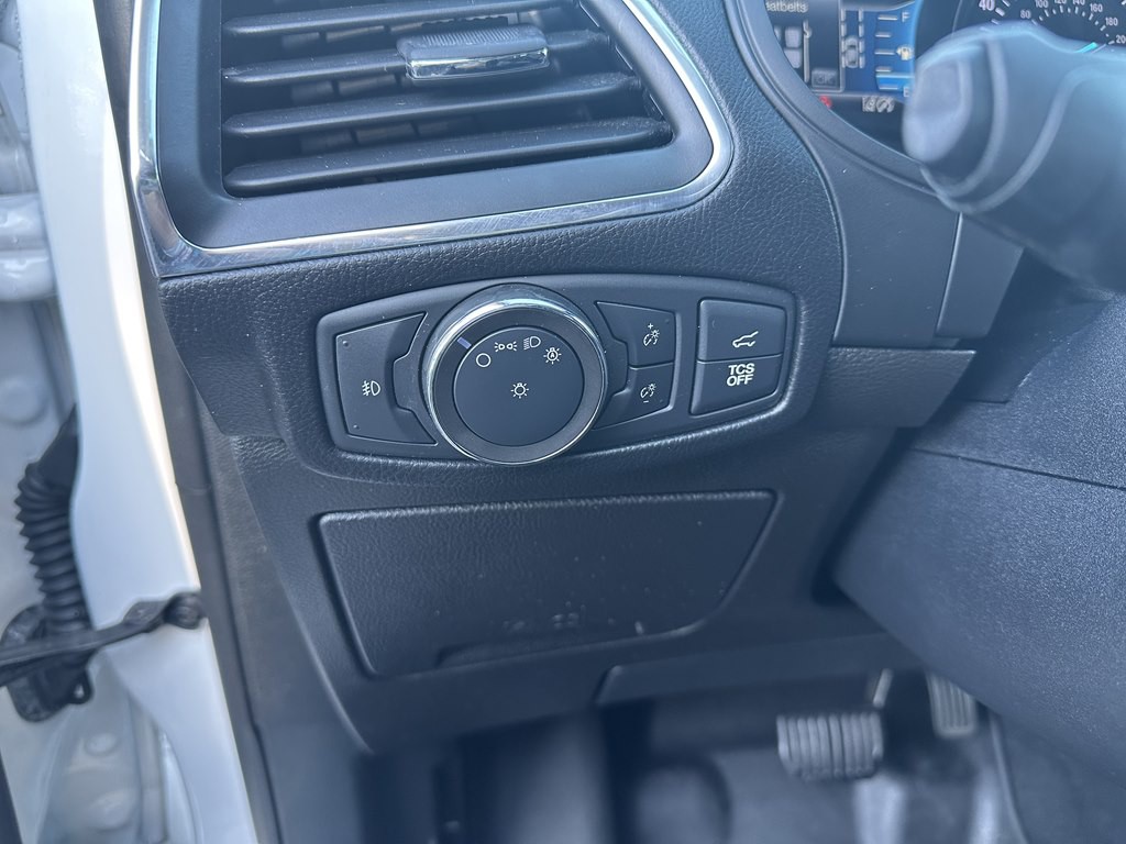 2022 Ford Edge Image 17