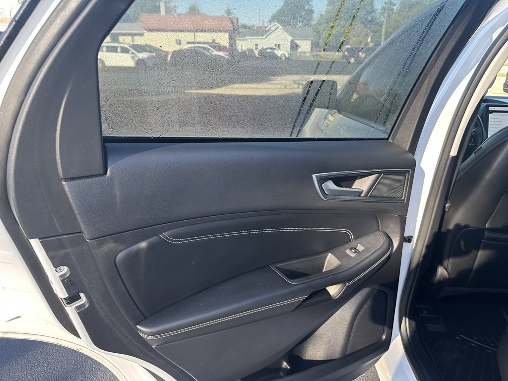 2022 Ford Edge Image 32