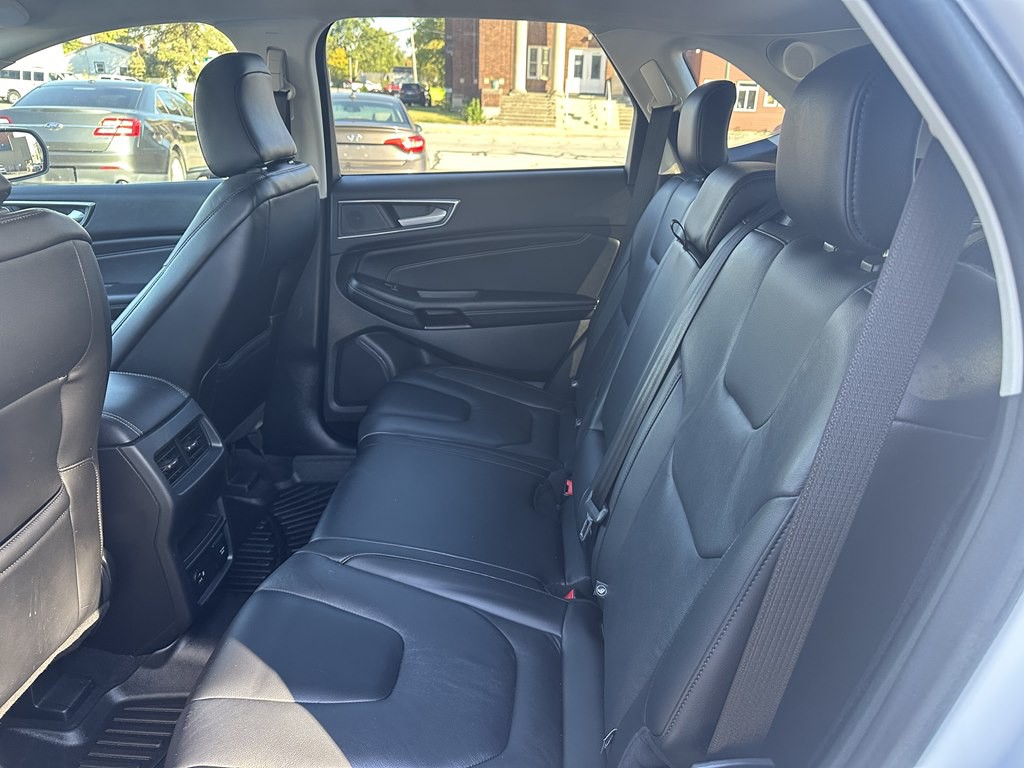 2022 Ford Edge Image 33